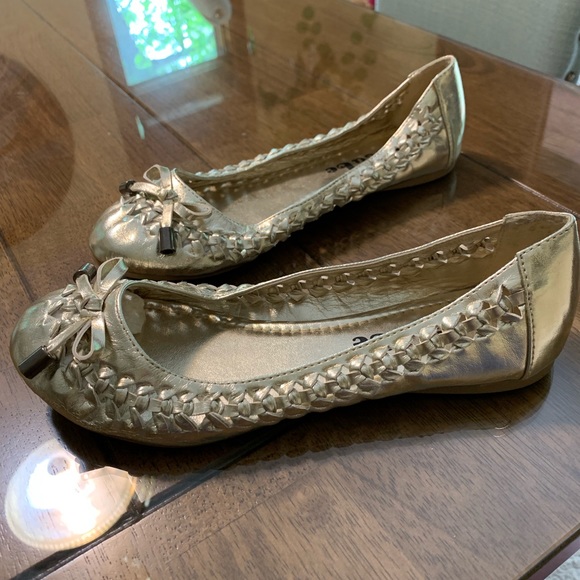 Silver Vegan Woven Details Ballet Flats Sz 7 - Picture 4 of 7